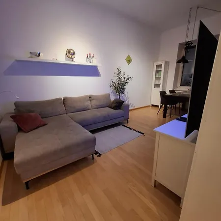 Feel Good At Dragon Bridge