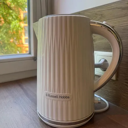 Feel Good At Dragon Bridge *