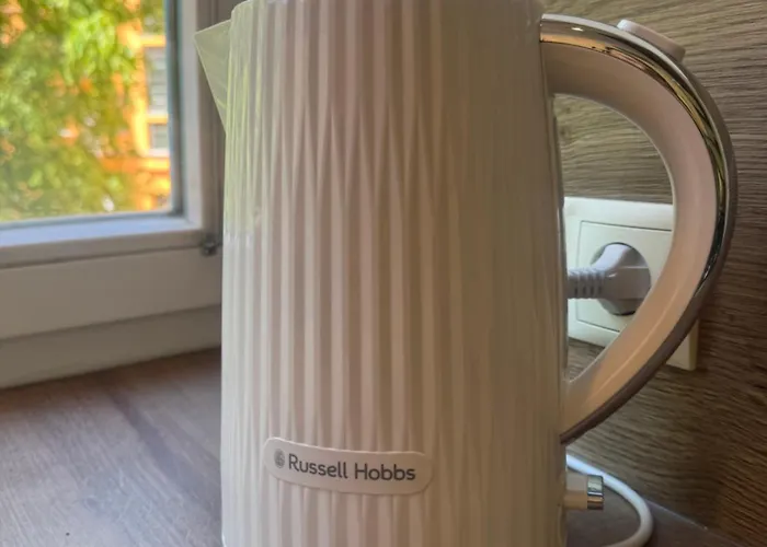 Feel Good At Dragon Bridge *