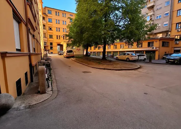 Feel Good At Dragon Bridge *