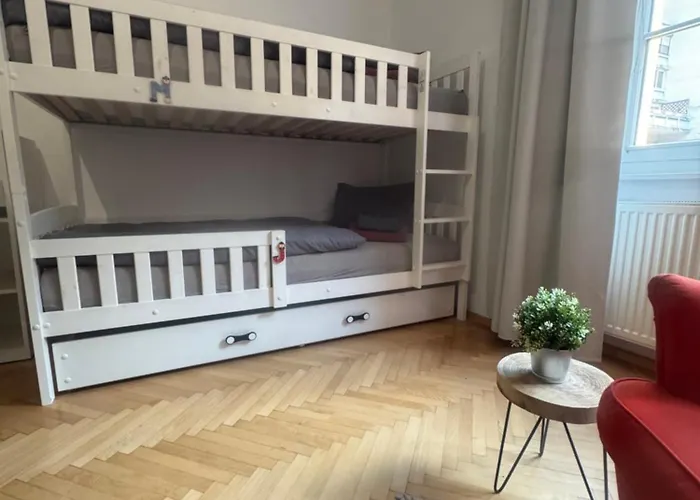 Feel Good At Dragon Bridge Lublaň